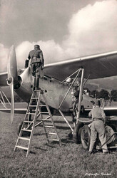 Thema Luftfahrt: "Luftwaffe - Tanken", s/w Fotokarte, ungebraucht ...