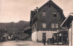 ca. 1930, "Brunnadern, Neckertal Bahnhof", s/w Fotokarte, belebte ...