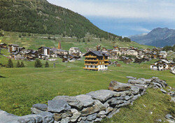 um 1970/80, "Saas-Fee", drei farbige Foto-AK's, dazu der seltene ...