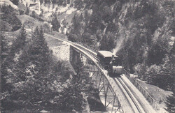 um 1910, "Rigibahnen" ab Vitznau, Dampfzug auf der Schnurtobelbrücke ...