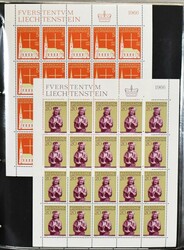 Liechtenstein, Slg. von 33 postfr. Bögen und Kleinbögen der ...