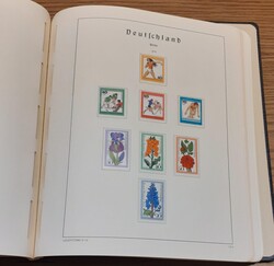 Leuchtturm: blauer, genarbter Klemmbinder mit Falzlos-VD-Seiten ...