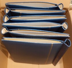 Schaubek: 6 blaue Klemmbinder, watt. Kunstleder, hoher ...