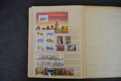 Asien, 1947/2000, 3 gr. und 2 kl. Steckbücher mit Teilsammlungen und ...