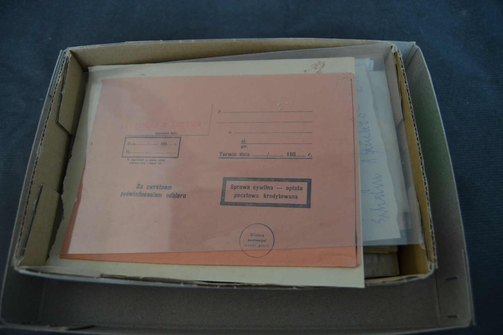 Deutschland, ca. 1830/1920, Schachtel mit über 100 Postbelegen (Einl ...