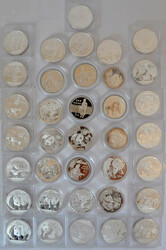 2004/19, 29mal10 Yuan Panda, teilweise doppelt, dazu 2mal 5 Yuan ...