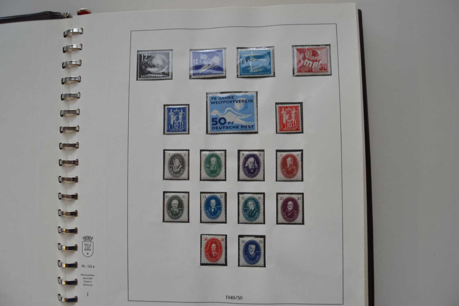 DDR, 1949/90, komplette postfrische Sammlung in 5 Alben mit Schuber ...