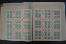 1960, Fünfjahrplan MHB 7/9 postfrisch und 1971, Trachten MHB 12/13A ...