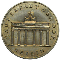 1984, 5 M. Brandenburger Tor, vzAutomatically generated translation ...
