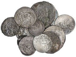30: Islamic Coins