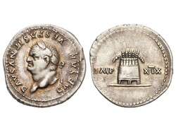 Denario. 77-79 d.C. VESPASIANO. Anv.: CAESAR VESPASIANVS AVG. Cabeza ...