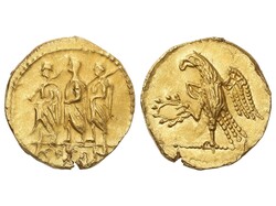 Estátera. Siglo I a.C. KOSÓN. TRACIA. Anv.: Tres figuras togadas a ...