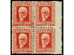 ESPAÑA. 30 cts. carmín. Bloque de cuatro, dos sellos SIN DENTAR ...