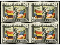 ESPAÑA. Aéreo + 5 pts. multicolor. Bloque de cuatro. Dos sellos ...