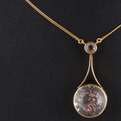 550.30: Schmuck, Ketten / Colliers / Anhänger