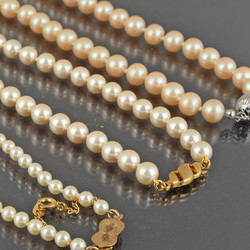 550.30: Schmuck, Ketten / Colliers / Anhänger