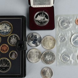 400: Münzen, Briefmarken