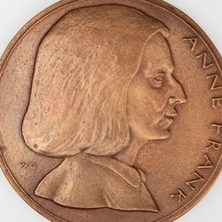 400: Münzen, Briefmarken