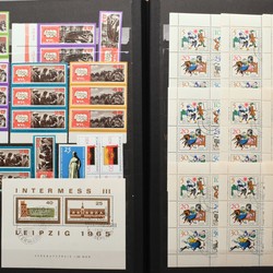 400: Münzen, Briefmarken