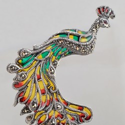 550.40: Jewelry, brooches and pins
