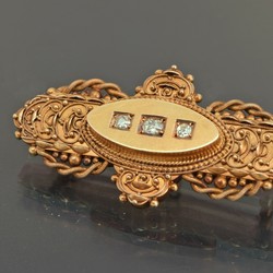 550.40: Jewelry, brooches and pins