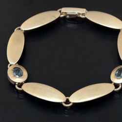550.20: Jewelry, armrings and bracelets