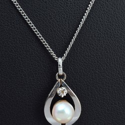 550.30: Jewelry, chains / pendants / necklaces