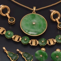 550.70: Jewelry, Lots
