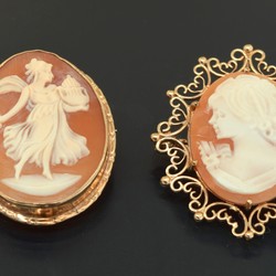 550.40: Jewelry, brooches and pins
