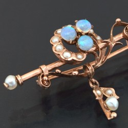 550.40: Jewelry, brooches and pins