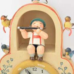   Kleine Wanduhr mit Flötenspieler Wendt & Kühn, Grünhainichen, ...