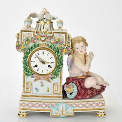Klassizistische Kaminuhr Meissen, Schwertermarke, 2 Durchschliffe, ...