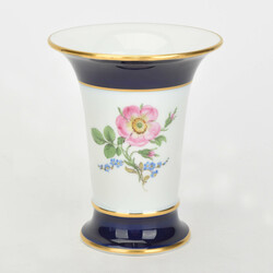 Trichtervase Rote Rose mit Vergissmeinnicht Meissen, Schwertermarke, ...