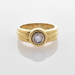 Diamantring Gelbgold 750, zentraler Brillant (ca. 0,14 ct) in ...