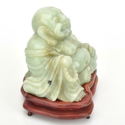 Buddha  hellgrüne Jade, klassische Darstellung des dickbäuchigen ...