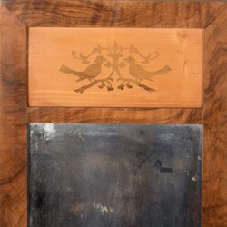 Biedermeier-Wandspiegel  Nussbaummaser auf Nadelholz furniert, ...