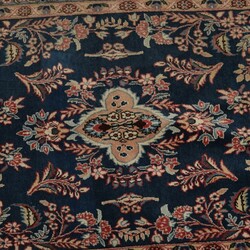 Brücke  Wolle handgeknüpft, dunkelblaues Innenfeld mit floraler ...