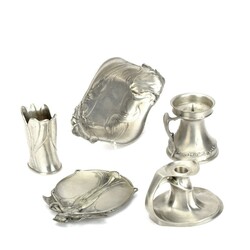 Konvolut Jugendstil-Zinn  insg 5 Teile, überwiegend gemarkt, dabei 1 ...