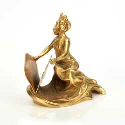 Figürlicher Jugendstil-Visitenkartenhalter  Metalguss vergoldet, auf ...