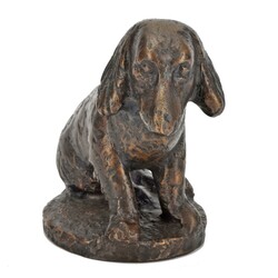 Zierfigur Dachshund Bronze, dunkelbraun patiniert, auf nahezu rundem ...