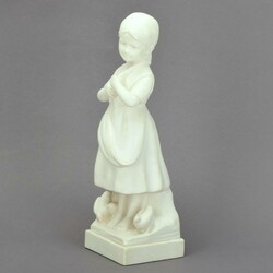 Zierfigur Mädchen mit Hühnern alabasterfarbener Masseguss, ...