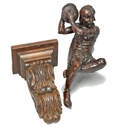 Beckenschläger auf Wandkonsole Holz geschnitzt und dunkel gefasst, ...