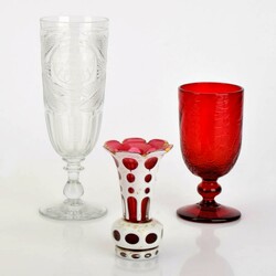 Drei Gläser Biedermeier und Historismus  1 x kleine Trichtervase in ...