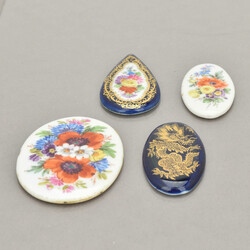 Vier Porzellanplättchen  je Manufaktur Meissen, Schwertermarke, ...