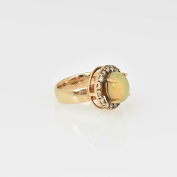 Opal-Gelbgoldring Gelbgold 375, ovaler Opaldoublettcabochon mit 16 ...