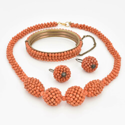 Korallschmuck-Set Metall, insg. 4 Teile, bestehend aus 1 Collier, 1 ...