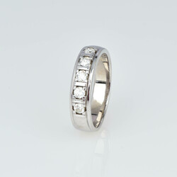 Brillant-Weißgoldring Weißgold 585, 5 Brillanten (zus. ca. 0,6 ct, ...