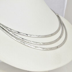 Silbercollier  Silber 800, mittig dreisträngiges Collier aus ...