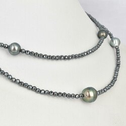 Perl-Hämatitcollier  halsfernes Collier aus insg. 11 ...