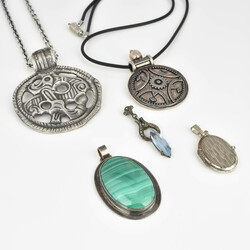 Konvolut Anhänger  Silber versch. Legierungen, insg. 7 Teile, ...